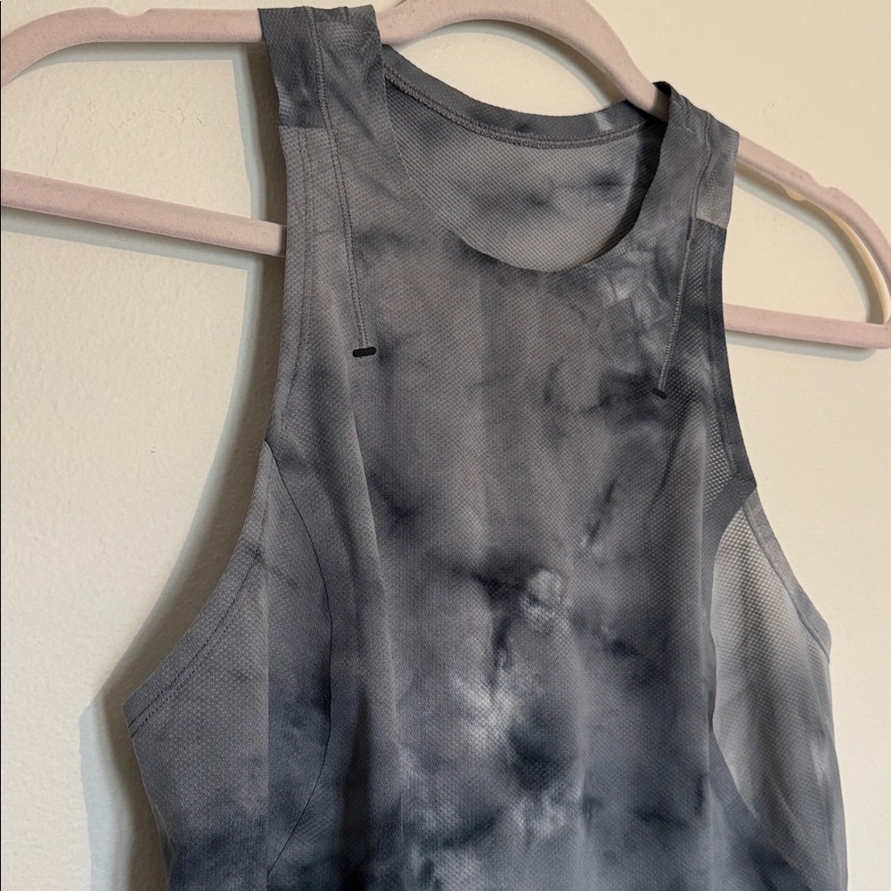 Lululemon Lightweight Run Kit Tank Top 4 - Picture 3 of 5